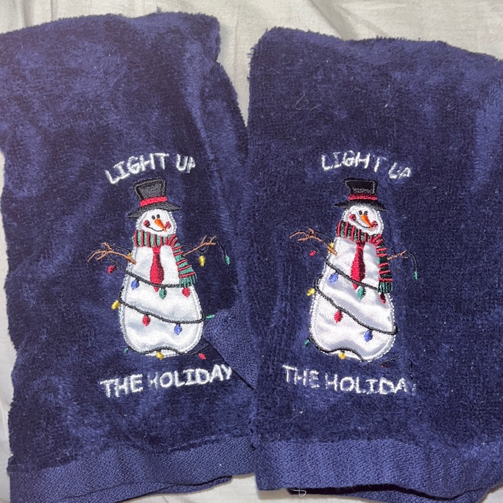 2 Christmas hand towels